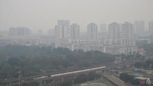 Air quality in central Singapore back in unhealthy range