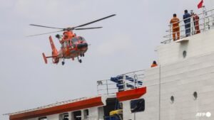 Indonesian divers face high-risk challenges to reach capsized ferry