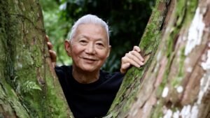 How Stage 4 lung cancer changed this former nightlife boss: From 5 litres of beer a night to Everest Base Camp