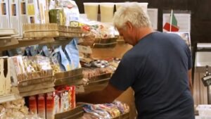 Trade tensions with US fuel Canadian patriotism as shoppers shun American goods