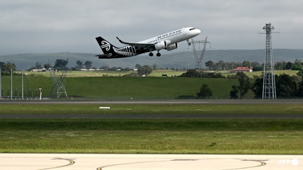 First international flight takes off from new Sydney airport