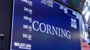 This tech stock has given investors a roller-coaster ride into earnings. How to trade it from here