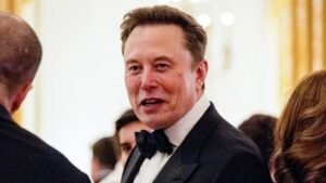SpaceX stock climbs to highest since June, returning Musk to trillionaire status