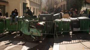 Tens of thousands expected in Paris for high school protests