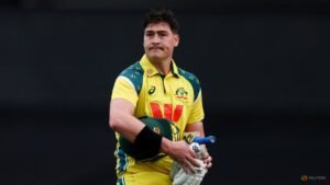 Renshaw’s heroics do little to solve Australia’s opening puzzle