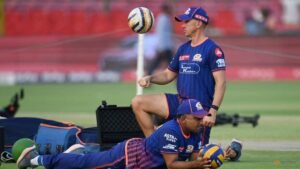 Jayawardene leaves role as Mumbai Indians head coach