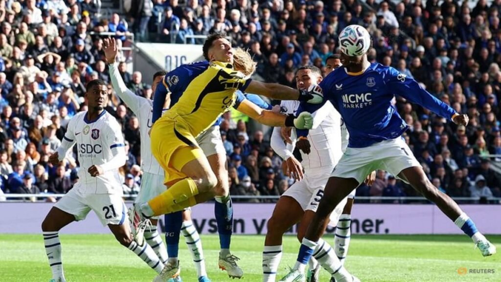 Chelsea’s Martinez suffered concussion after collision at Everton, says Alonso