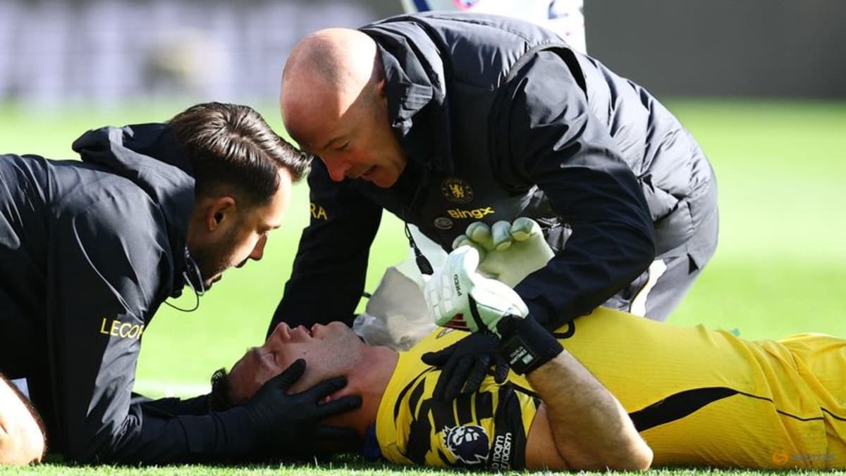 Chelsea’s Martinez undergoes surgery after collision at Everton