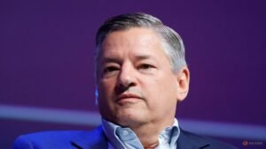 Netflix issues weak fourth-quarter forecast, shares drop
