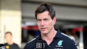 Wolff hits back at fellow Austrian Marko over Russell comments