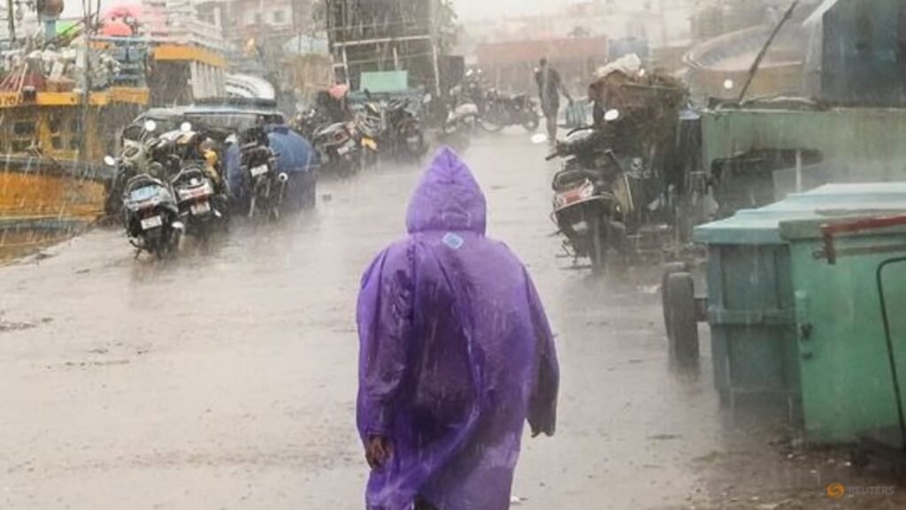 Cyclone Arnab stalls close to India’s east coast