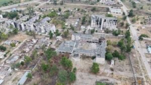 Ukraine, Russia say US-brokered truce holding in ravaged city