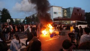 France students protest school conditions