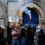 France: 400 schools closed as student protests continue