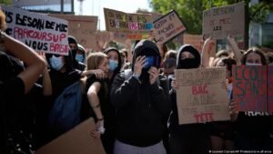 Hundreds of French schools closed amid protests