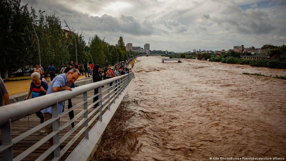 Torrential rain and flooding leave 2 dead and 1 missing in Spain’s Catalonia region