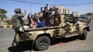 Yemeni recruits killed in missiles strikes by Houthis on government military base