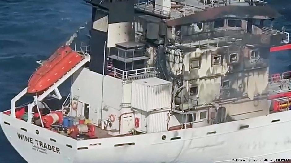 2 ships on fire off Romania’s Black Sea coast, 7 crew missing