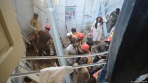 Pakistan school roof collapse kills dozens of students