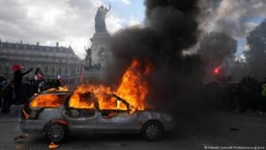 France protests turn violent nationwide