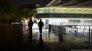 France plans ‘massive’ weekend police surge amid protests