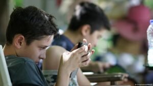 Greece puts age-limits on social media, banning access for kids under 15