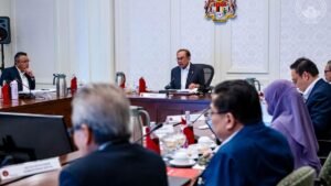 Malaysia PM Anwar warns against Israeli navigation app Waze over data security concerns