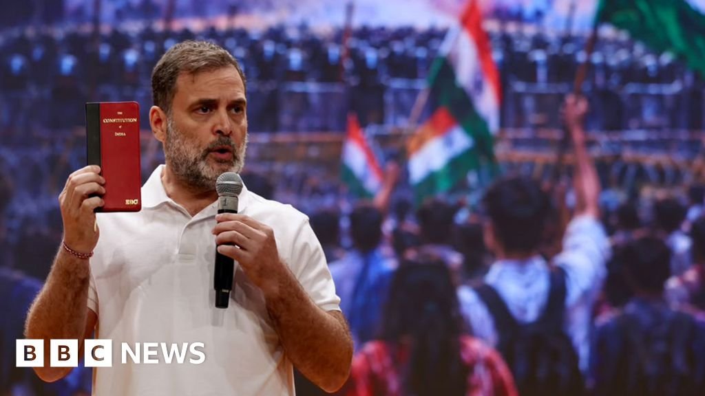 Rahul Gandhi: India bloc leaders march to Supreme Court as protests continue