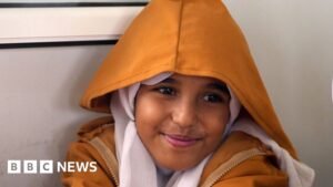 Yemen: Children brave snipers and mortars to go to school near front line