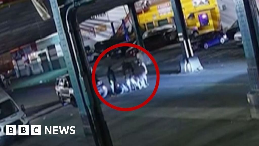 Men seen entering NYC sewer manhole in surveillance footage