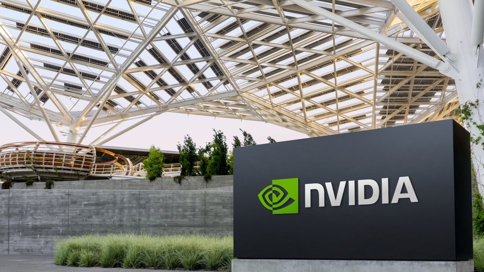 Here are Thursday’s biggest analyst calls: Nvidia, Apple, Broadcom, Netflix, Oracle, Microsoft, CrowdStrike & more