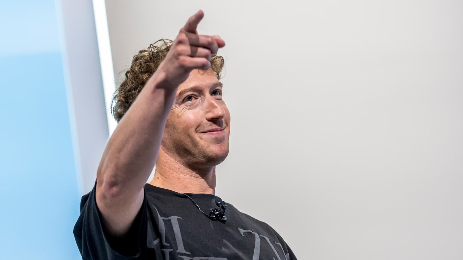 Meta is trying to sell AI agents to businesses in latest effort to diversify away from ads