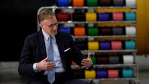 Corning strikes another multibillion-dollar AI deal. What the new Amazon pact means for the stock