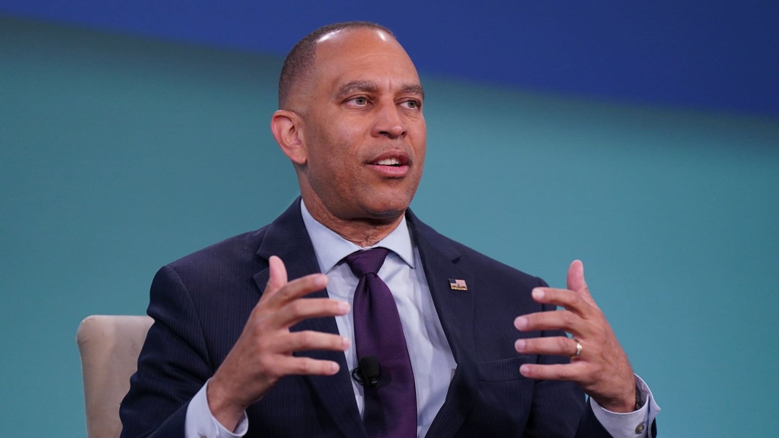 Jeffries: Democrats aren’t focused on Trump impeachment ‘at this moment’