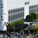 Former Tesla board member says SpaceX needs to achieve 2 of its 3 moonshots to keep its valuation