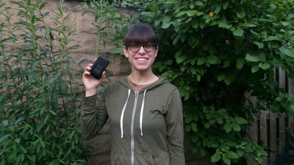 40-year-old who’s always used a ‘dumb phone’ says ‘it’s not easy in today’s society’—but ‘the rewards are worth it’
