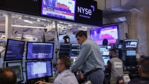 UBS traders say it’s time to ‘reduce risk meaningfully’ on tech