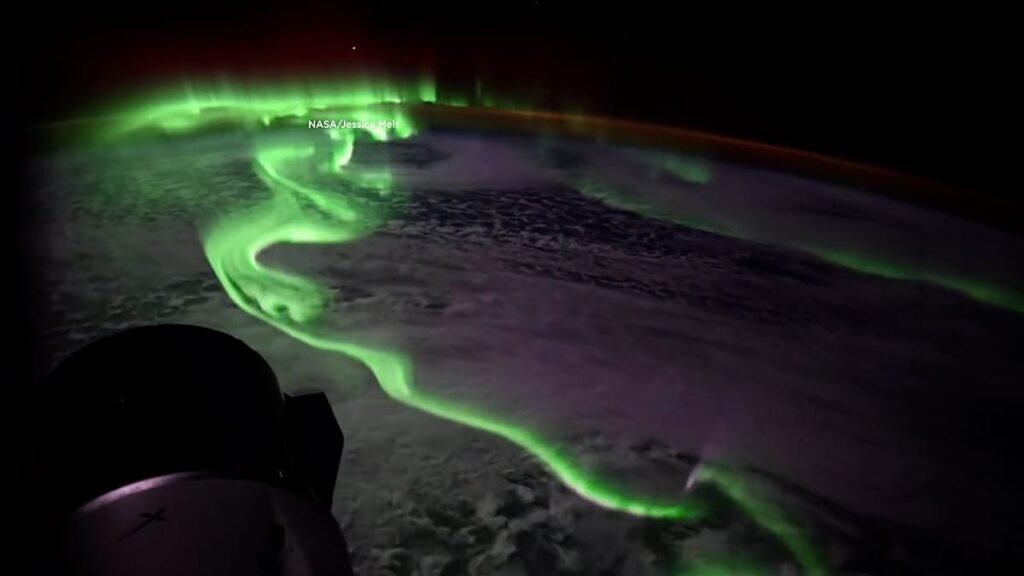 Video. NASA astronaut films Southern Lights from SpaceX Dragon spacecraft