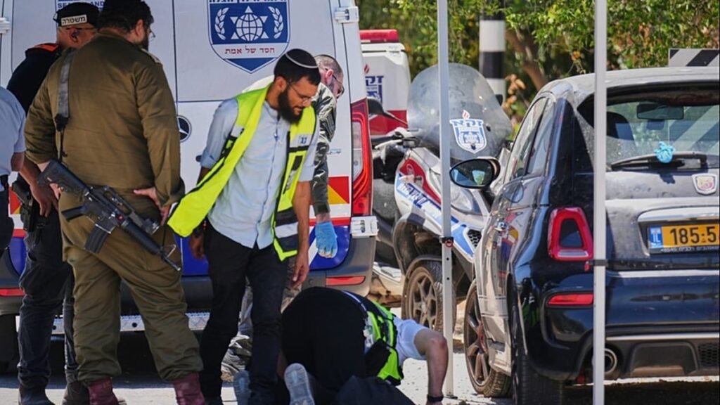 One killed and five injured in shooting attack in central Israel