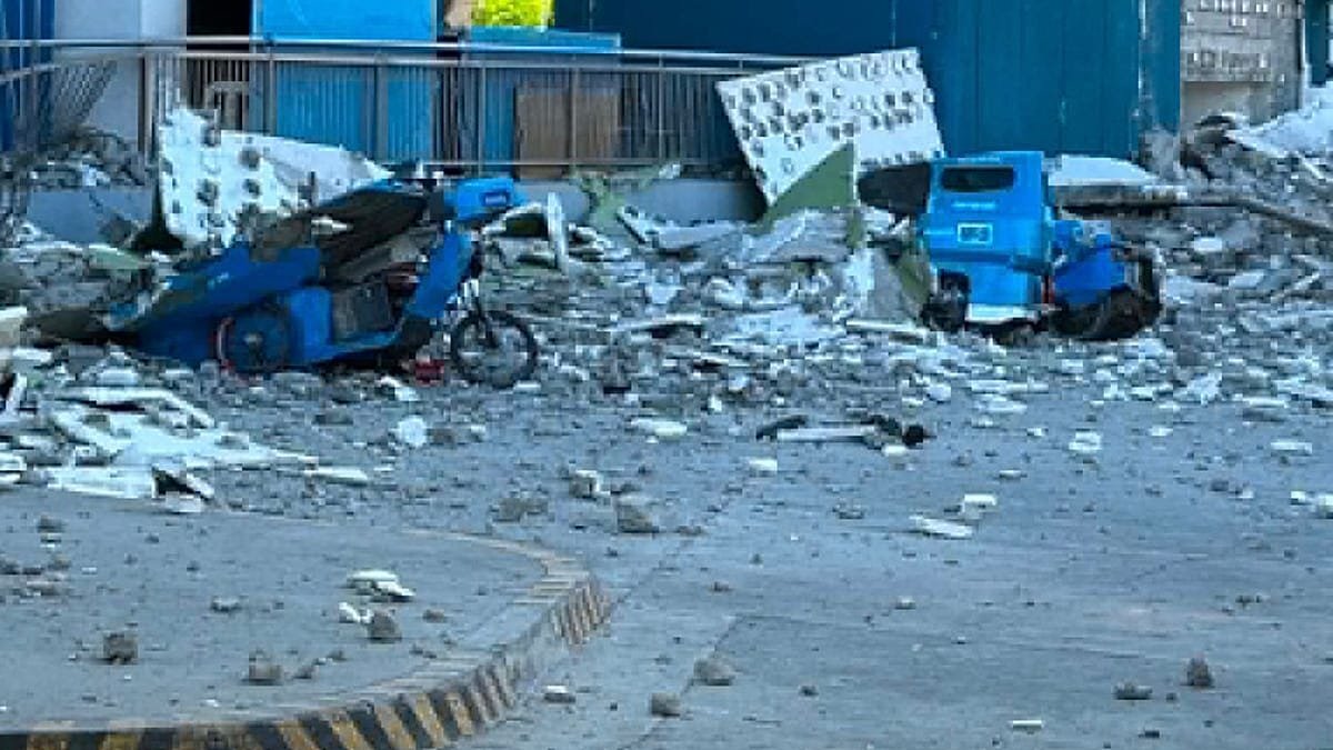 At least one killed as Philippines hit by 7.8 magnitude earthquake
