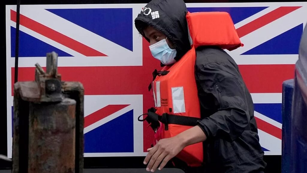 UK-France ‘One-In, One-Out’ migrant deal extended until October