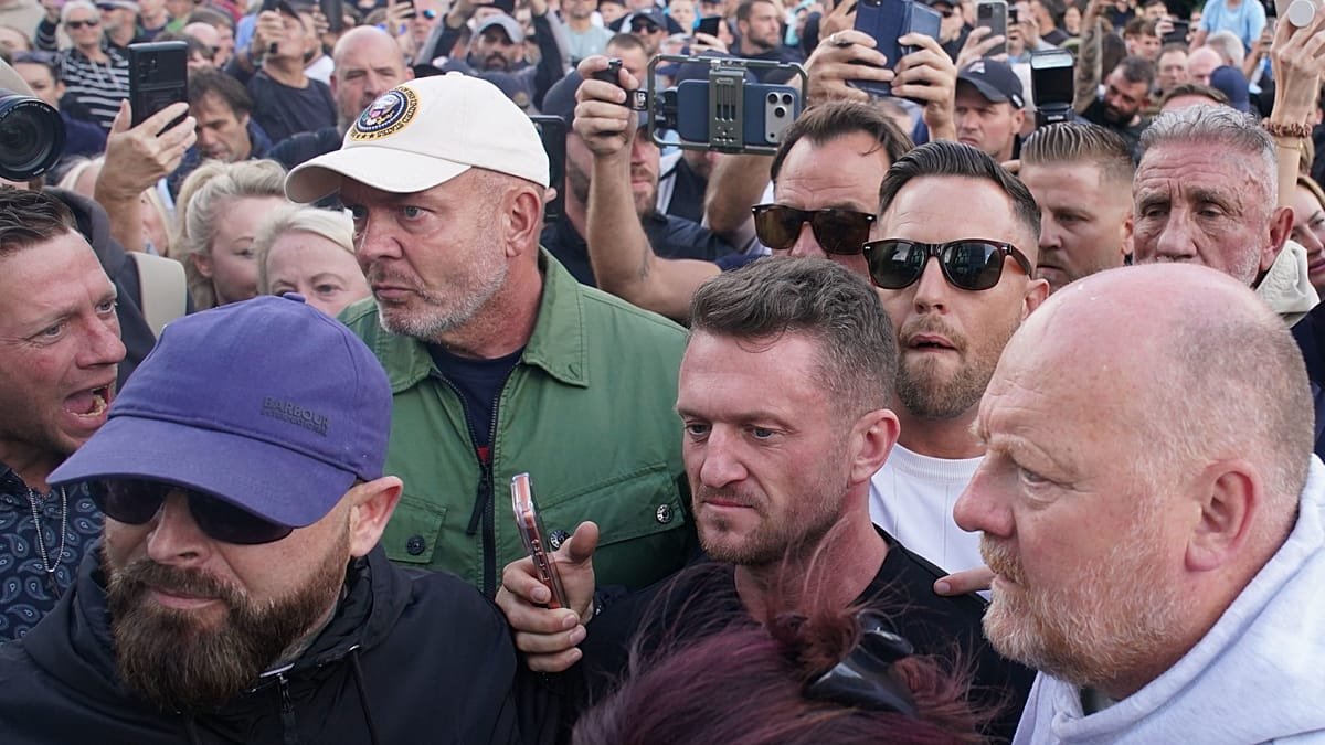 Video. UK: Police and protesters clash at Southampton rally over student killing
