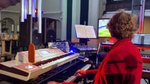 Video. Berlin musician turns Germany football opener into musical spectacle