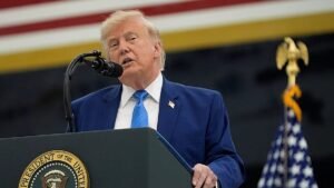 Trump doubles down on Meloni photo comments
