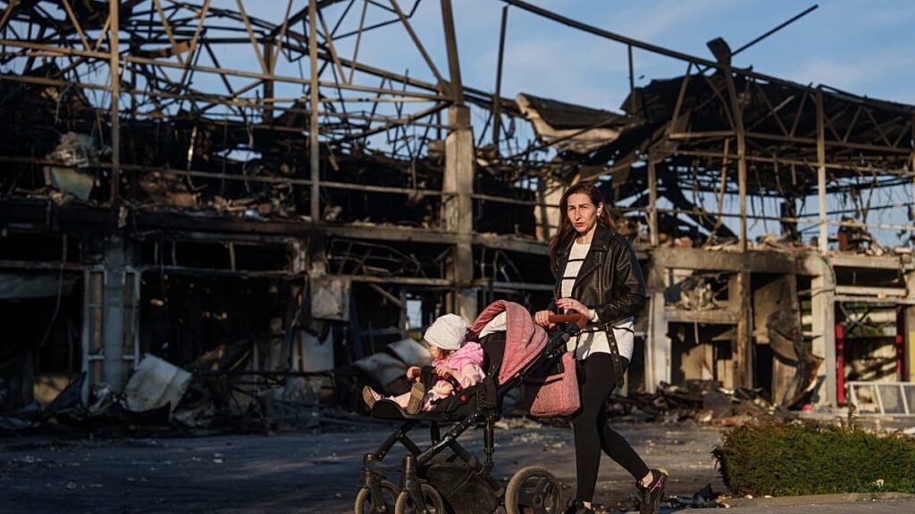 Video. Ukraine: Strikes in Zaporizhzhia and Sumy kill three civilians and injure dozens
