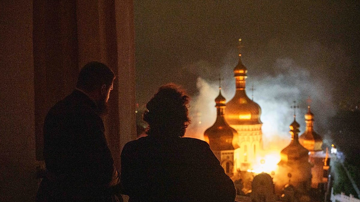 Video. Russian attack sets fire to a UNESCO-listed monastery in Kyiv
