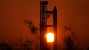 SpaceX sheds $600 billion in three days and turns to the bond market