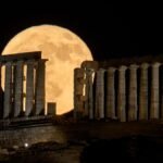 The Strawberry Moon rises tonight — and no, it isn’t strawberry-coloured