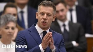 Hungary’s MPs block return of Orbán, limiting PM’s rule to eight years
