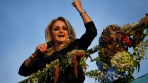 Singer Bonnie Tyler out of coma following emergency surgery in Portugal